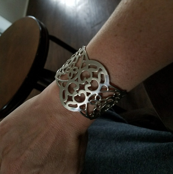 Lia Sophia cuff bracelet - Picture 4 of 4
